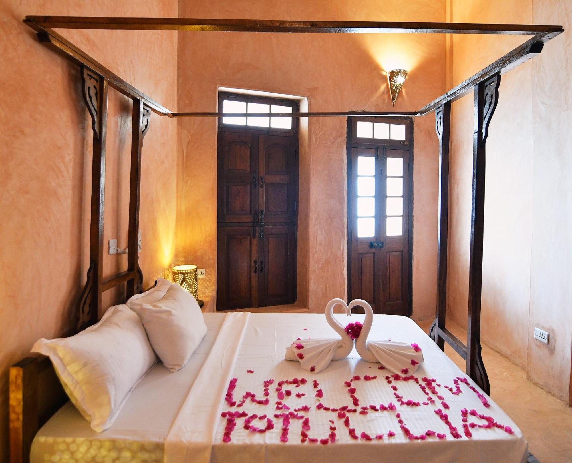 Tulia Old Town Hostel Mombasa Exterior photo